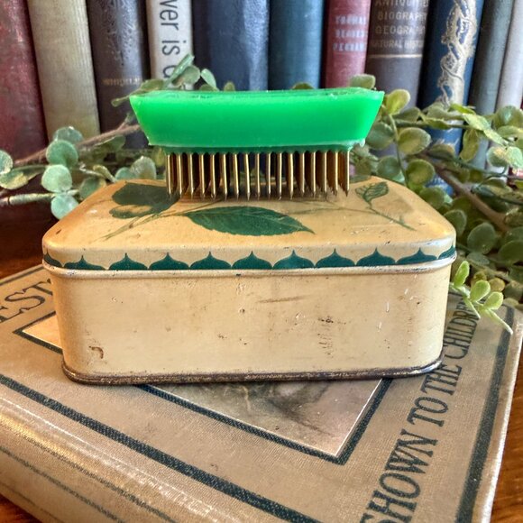 Vintage Green Flower Pin/Frog/ Kenzan for Ikebana - Picture 2 of 12